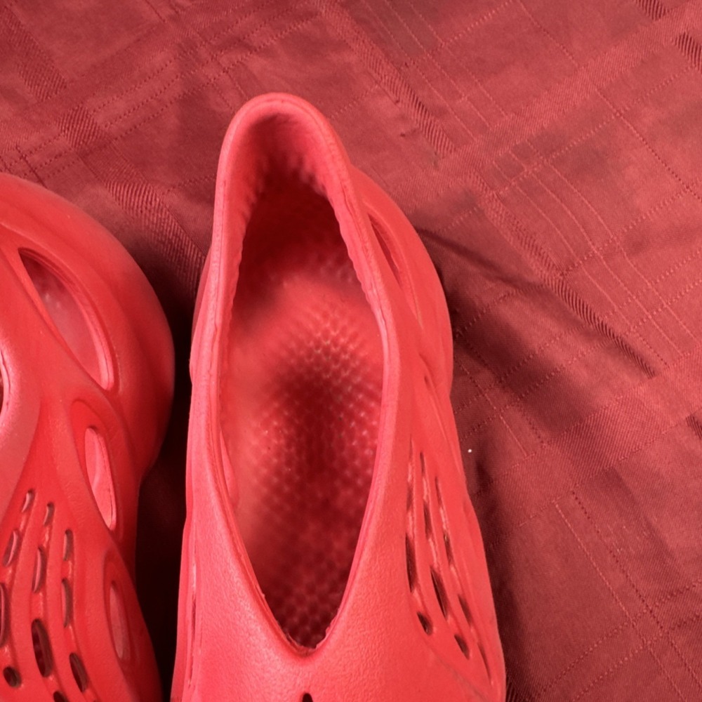 Red Cut-Out Slip-On Breathable Rubber Clog Shoes Men's Casual Summer - Picture 2 of 6